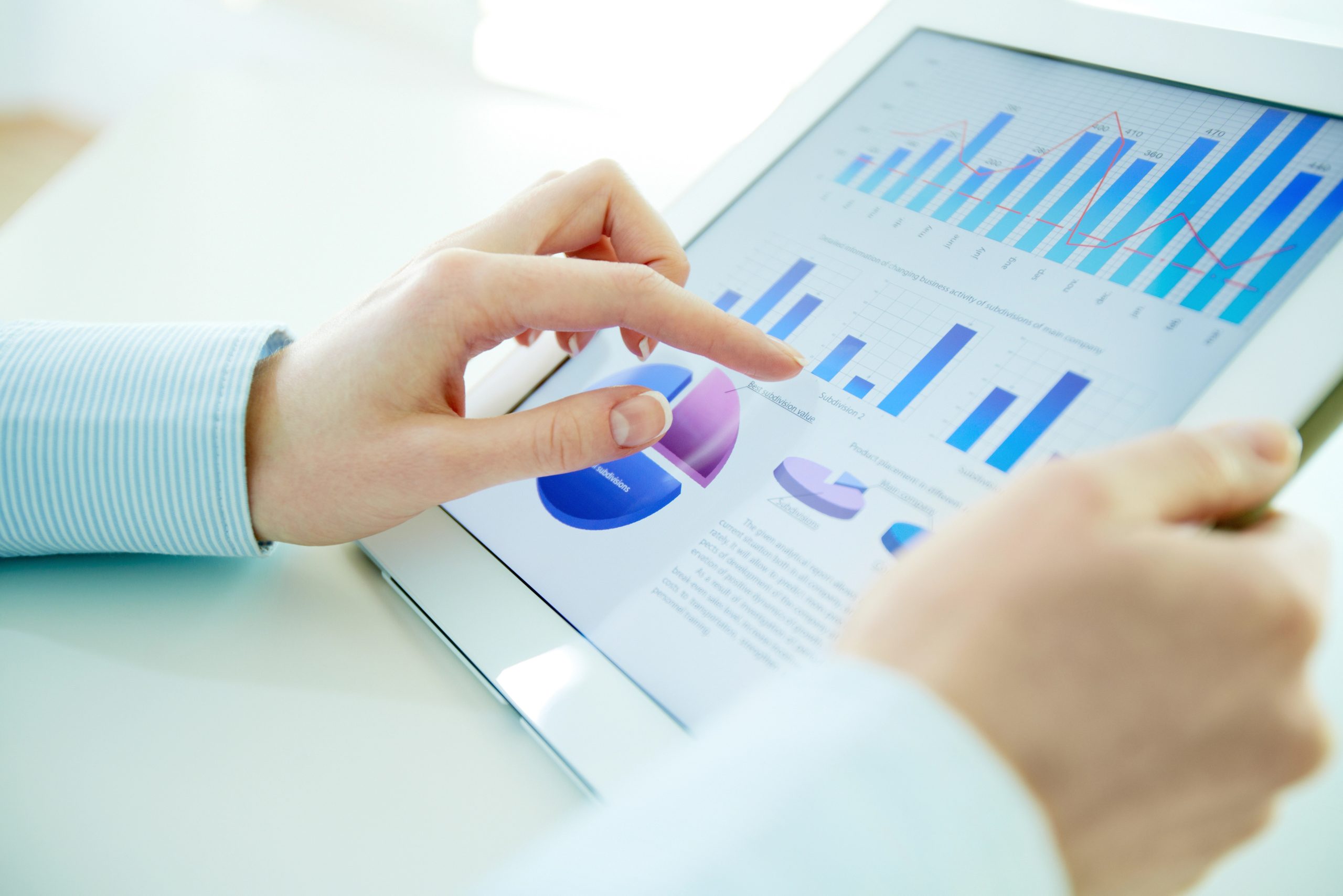 tablet shows analysis of user experience due to product category structure